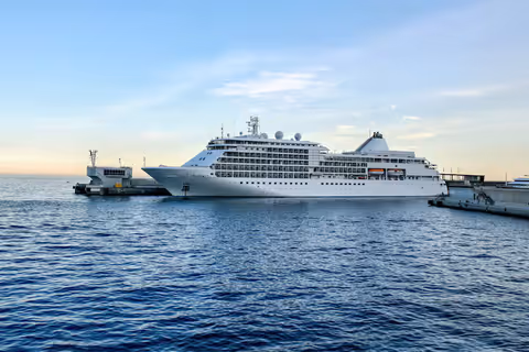 Cruise Travel Guide: Types of Cruises, Destinations, Planning Tips, and Travel Insights